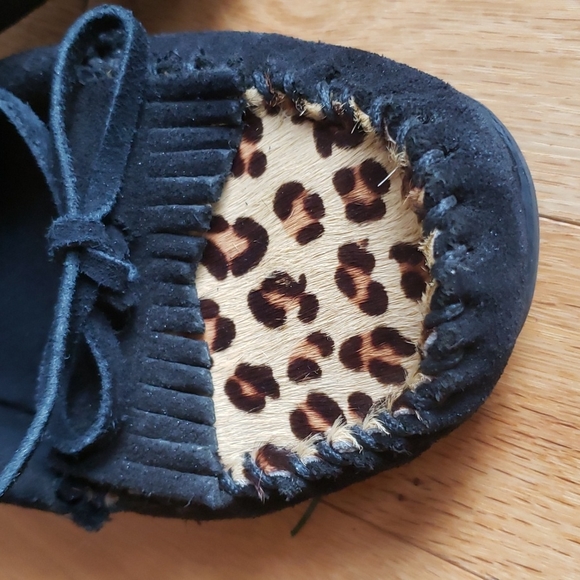 Minnetonka Moccasins - Picture 3 of 10